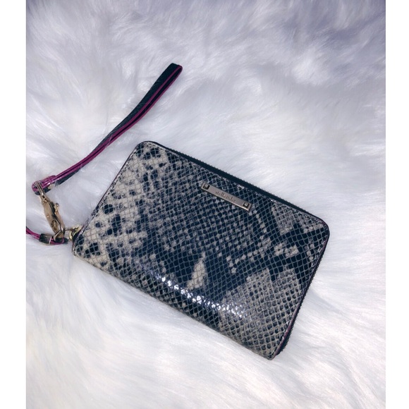 NWOT• Stella & Dot Chelsea Tech Snakeskin Wallet - Picture 2 of 8
